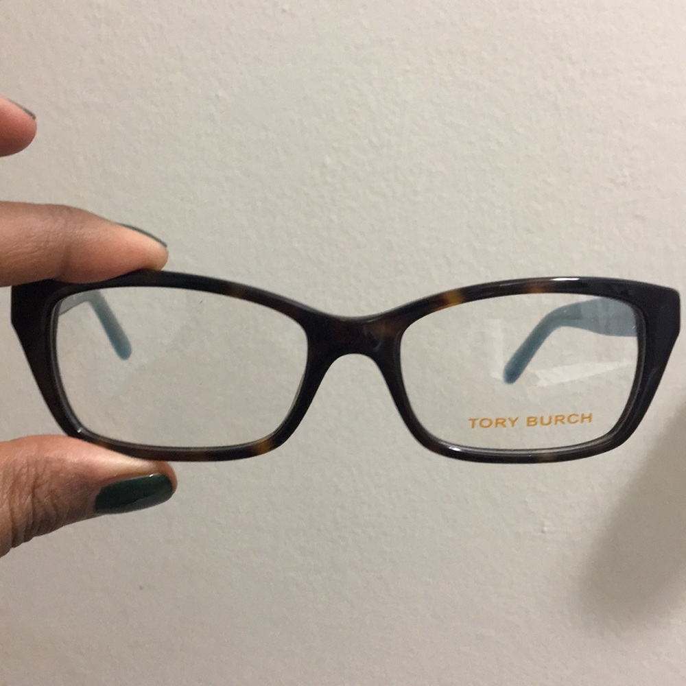 Tory Burch cleat lense glasses
